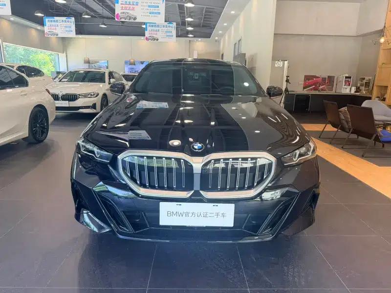 2025 BMW 5 Series 530Li Leading Edition M Sport Package — миниатюра 2