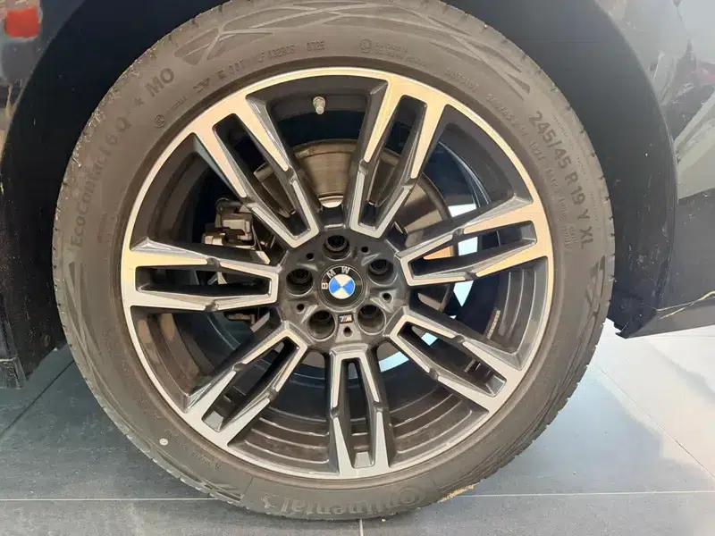 2025 BMW 5 Series 530Li Leading Edition M Sport Package — миниатюра 3