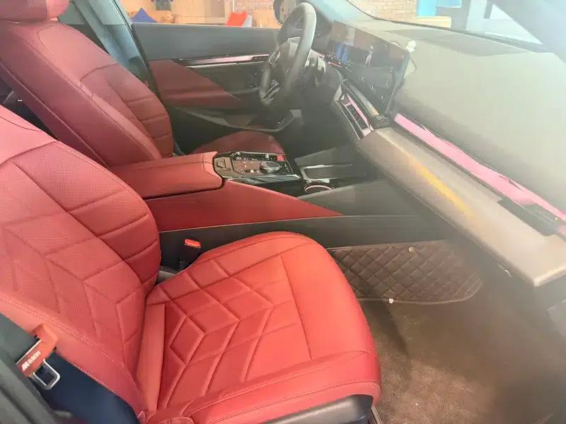 2025 BMW 5 Series 530Li Leading Edition M Sport Package — миниатюра 5