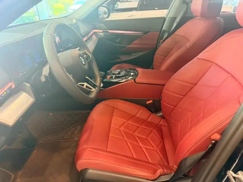 2025 BMW 5 Series 530Li Leading Edition M Sport Package — миниатюра 10