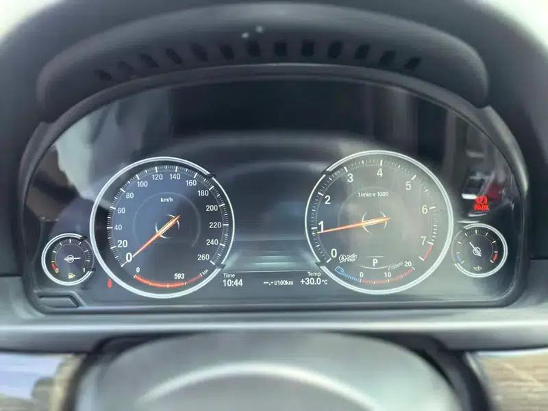 2014 BMW 5 Series 525Li Luxury Design Package — миниатюра 9