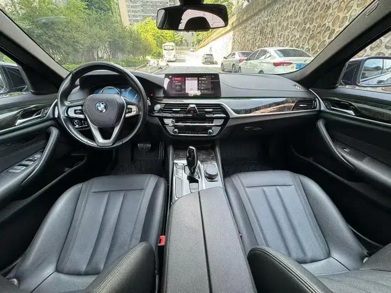 2018 BMW 5 Series 525Li M Sport Package — миниатюра 7