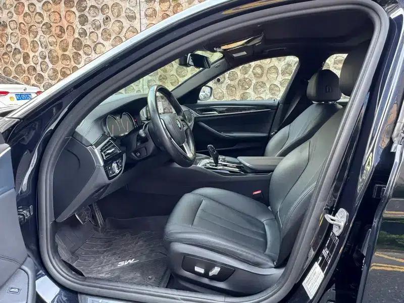 2018 BMW 5 Series 525Li M Sport Package — миниатюра 8