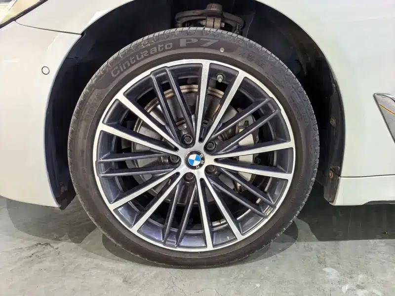 2022 BMW 5 Series Facelift 530Li Leading Edition M Sport Package — миниатюра 6