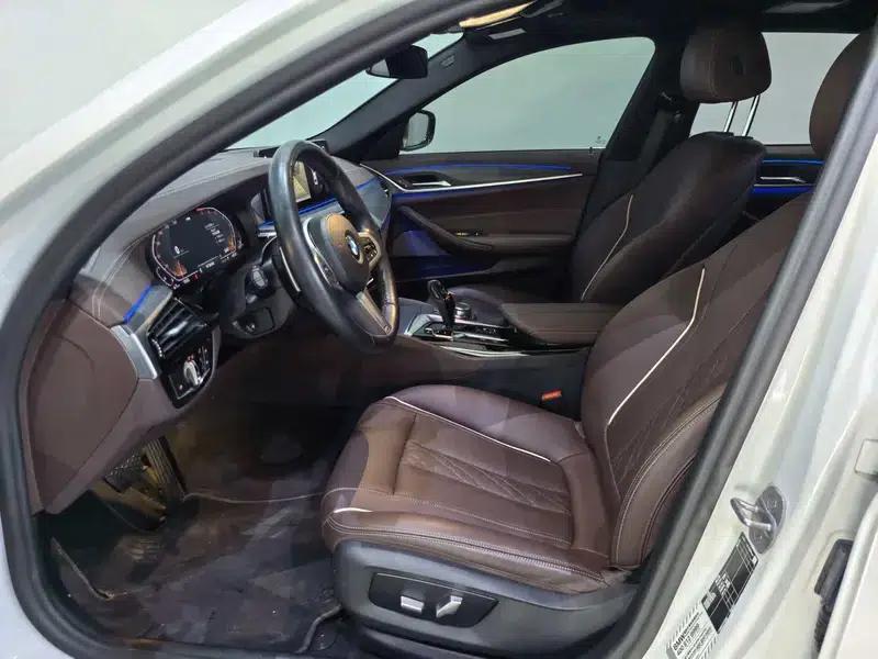 2022 BMW 5 Series Facelift 530Li Leading Edition M Sport Package — миниатюра 10