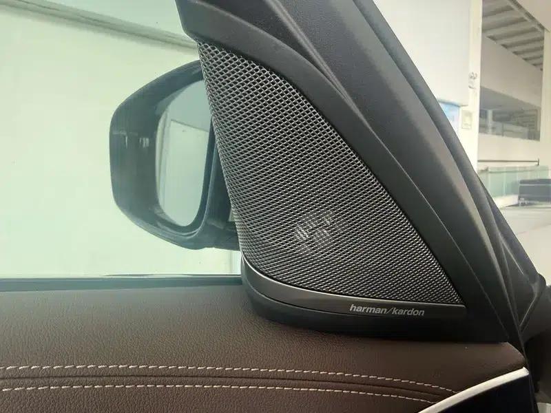 2021 BMW 5 Series 530Li Executive Luxury Package — миниатюра 13