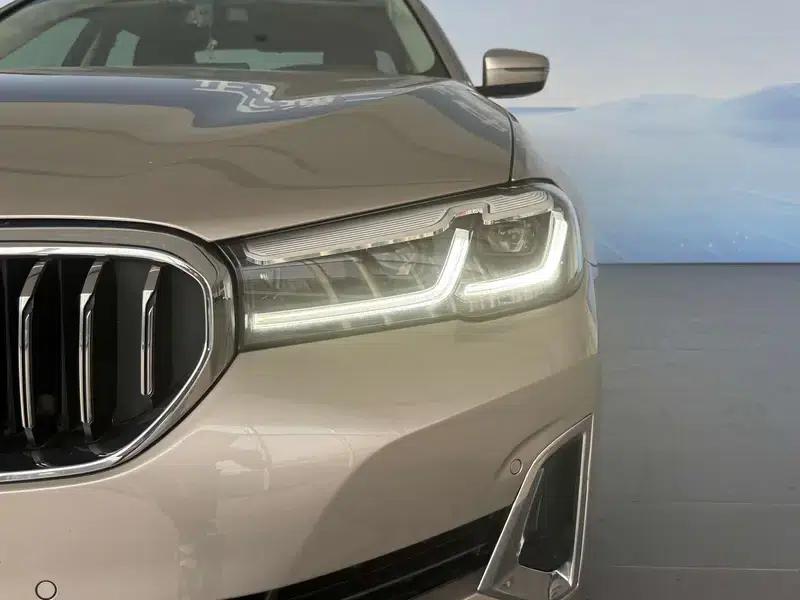 2021 BMW 5 Series 530Li Executive Luxury Package — миниатюра 19