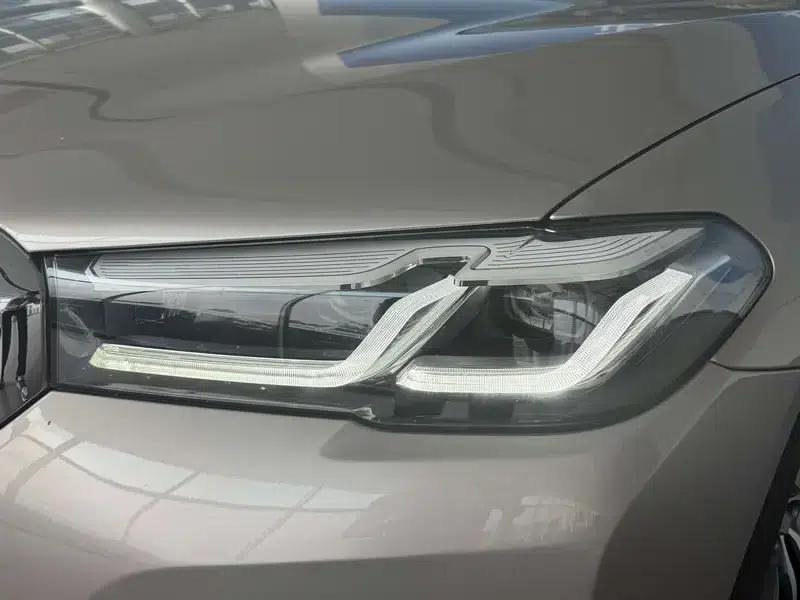 2021 BMW 5 Series 530Li Executive Luxury Package — миниатюра 9