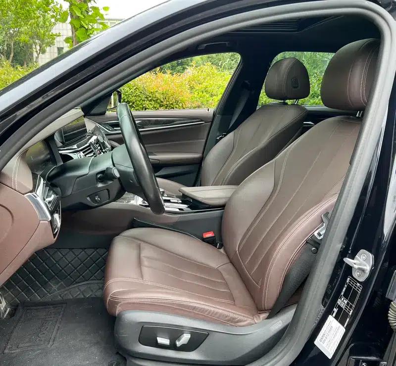2020 BMW 5 Series 525Li M Sport Package — миниатюра 14