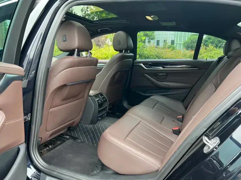 2020 BMW 5 Series 525Li M Sport Package — миниатюра 15