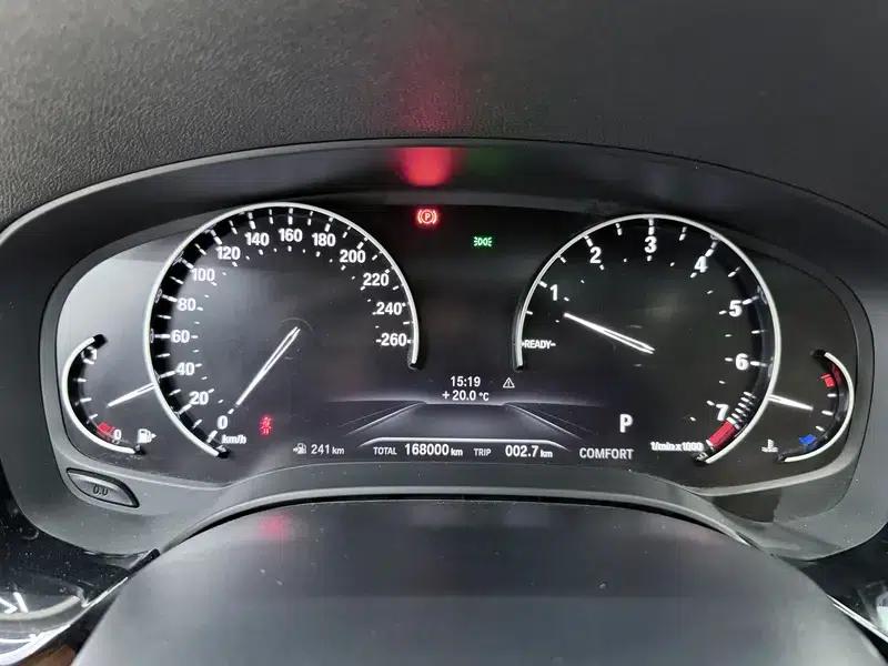 BMW 5 Series 2018 528Li Launch Special Edition — миниатюра 13