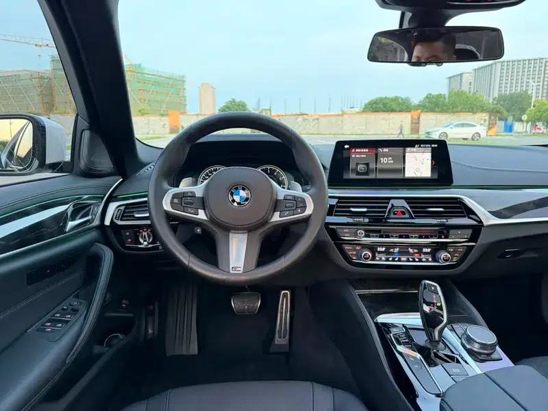 2018 BMW 5 Series 530Li Luxury M Sport Package — миниатюра 22