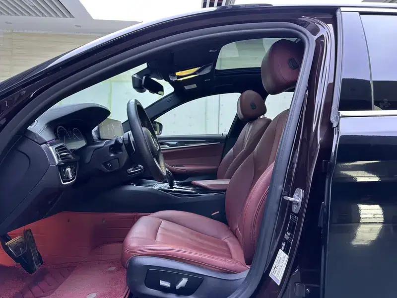 2019 BMW 5 Series 530Li Leading Edition M Sport Package — миниатюра 13