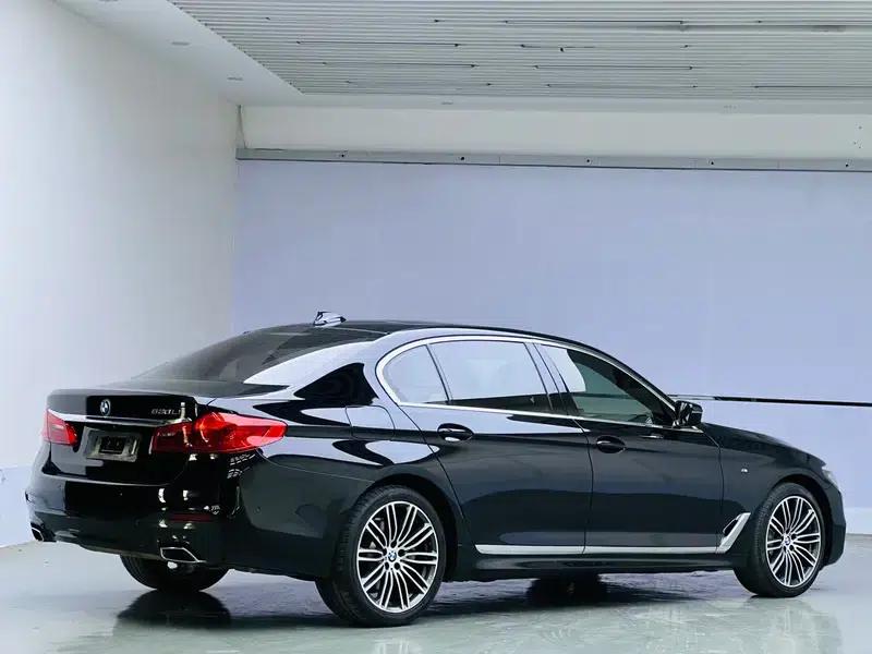 2019 BMW 5 Series 530Li Leading Edition M Sport Package — миниатюра 6