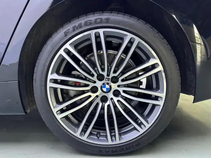 2019 BMW 5 Series 530Li Leading Edition M Sport Package — миниатюра 7