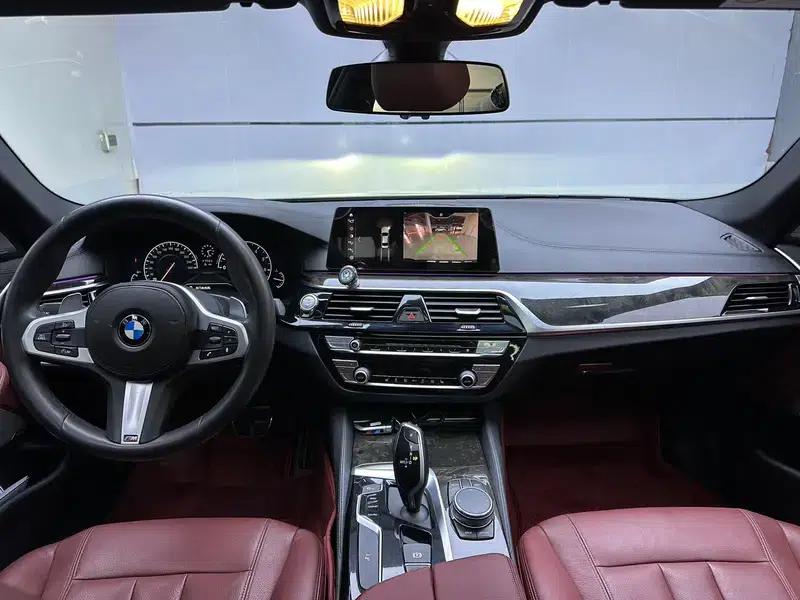 2019 BMW 5 Series 530Li Leading Edition M Sport Package — миниатюра 10