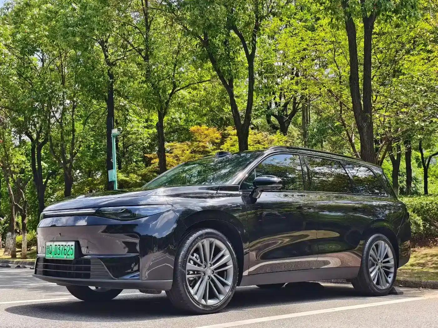 Leapmotor C16 2026 Pure Electric 630 LiDAR Smart Edition 6-Seater — миниатюра 1