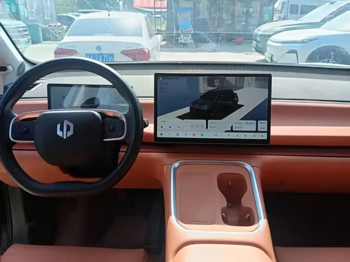 Leapmotor C16 2026 Pure Electric 630 LiDAR Edition 6-Seater — миниатюра 6