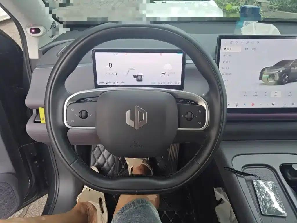 Leapmotor C16 2024 Range Extended 200 Premium Edition — миниатюра 7
