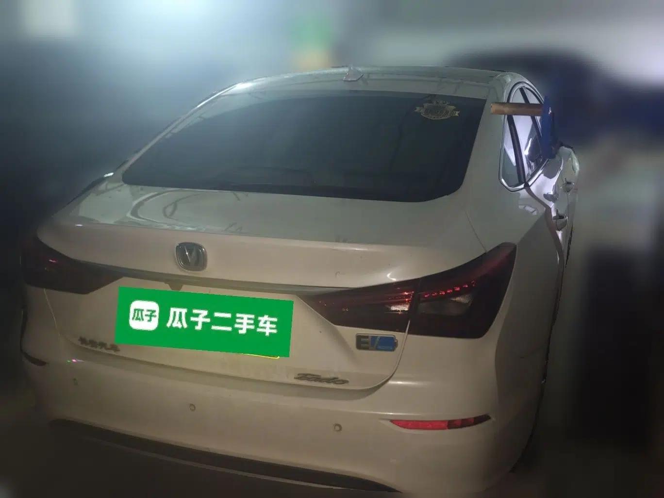CHANGAN Eado New Energy 2019 EV460 Smart Edition — миниатюра 6