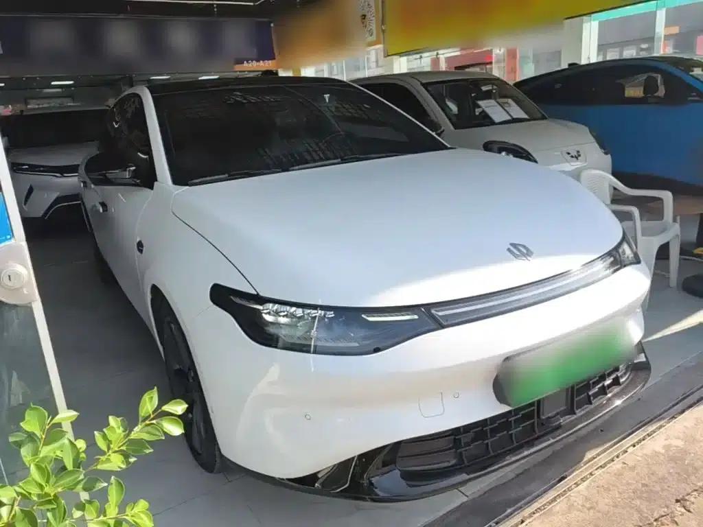 Leapmotor C01 2022 Rear-Wheel Drive Long Range Edition — миниатюра 4