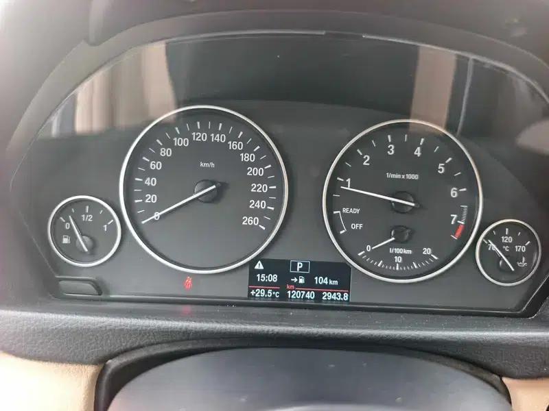 2014 BMW 3 Series 320i Fashion Edition — миниатюра 12
