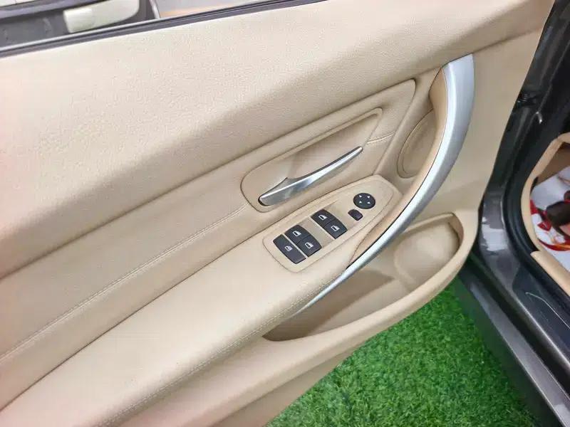 2014 BMW 3 Series 320i Fashion Edition — миниатюра 19