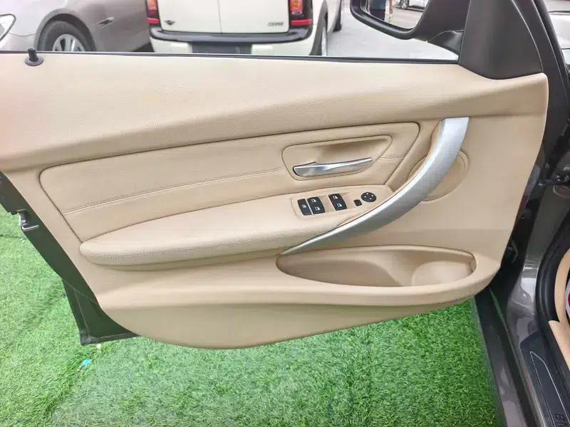 2014 BMW 3 Series 320i Fashion Edition — миниатюра 9