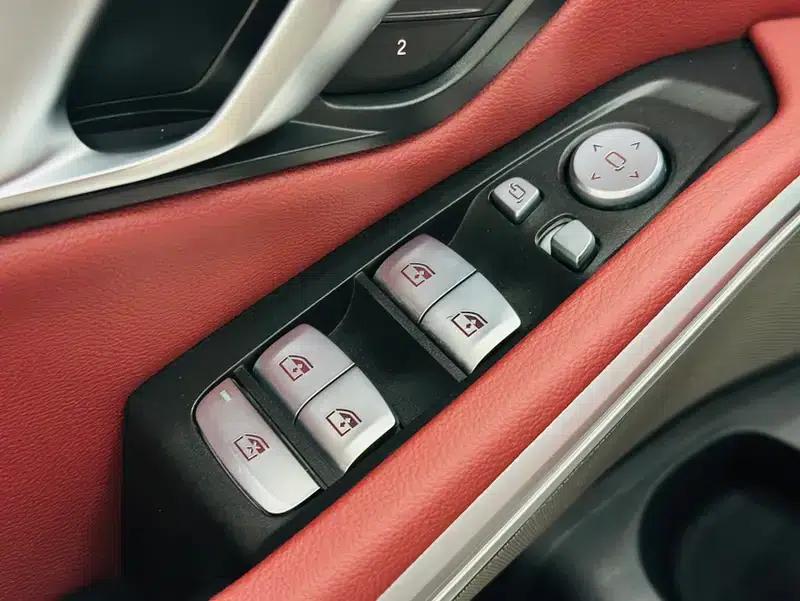 2023 BMW 3 Series 325i M Sport Shadow Edition — миниатюра 16