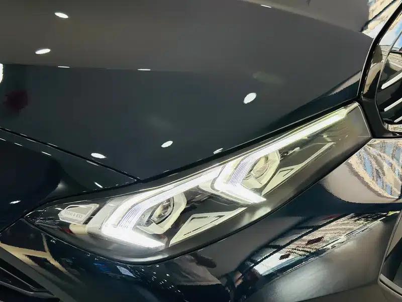 2023 BMW 3 Series 325i M Sport Shadow Edition — миниатюра 9