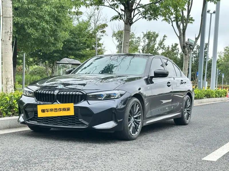 2023 BMW 3 Series 330i M Sport Shadow Edition — миниатюра 1
