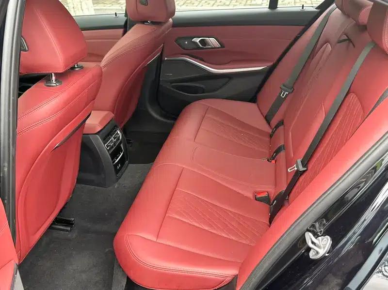 2023 BMW 3 Series 330i M Sport Shadow Edition — миниатюра 16