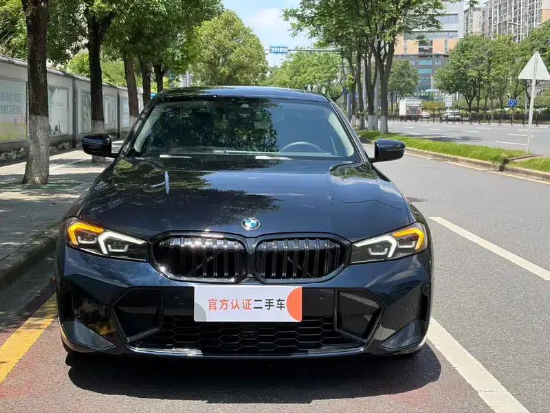 2023 BMW 3 Series 325i M Sport Package — миниатюра 2