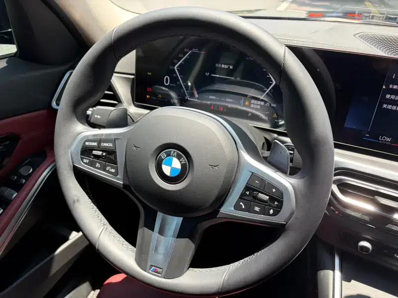 2023 BMW 3 Series 325i M Sport Package — миниатюра 11