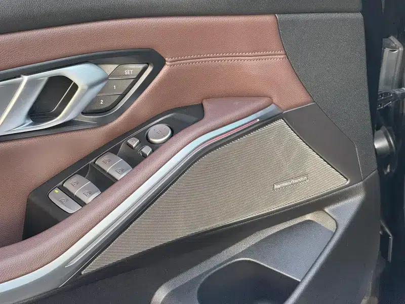 2022 BMW 3 Series 325i M Sport Shadow Edition — миниатюра 7