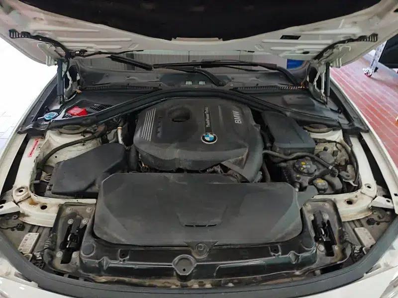 2017 BMW 3 Series 320i M Sport — миниатюра 5