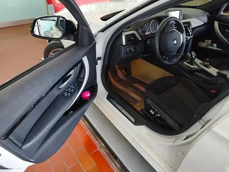 2017 BMW 3 Series 320i M Sport — миниатюра 6