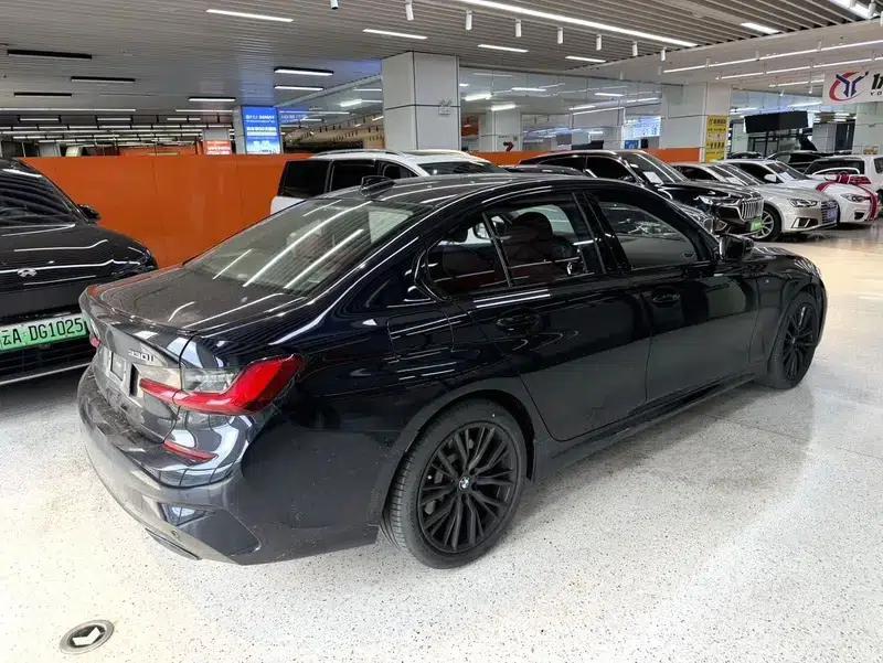 2021 BMW 3 Series 330i M Sport Shadow Edition — миниатюра 5
