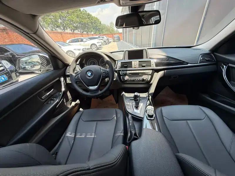 2017 BMW 3 Series 320Li Fashion Edition — миниатюра 6