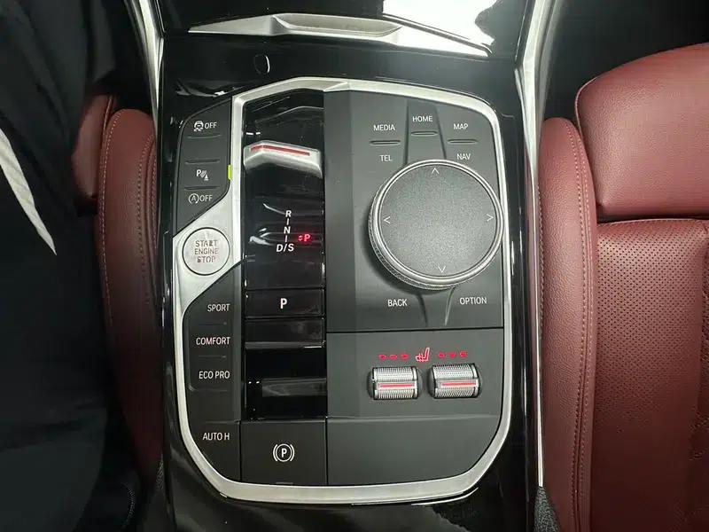 2023 BMW 3 Series 320Li M Sport Package — миниатюра 12