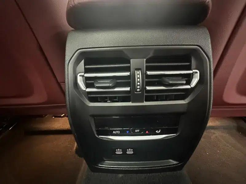 2023 BMW 3 Series 320Li M Sport Package — миниатюра 14