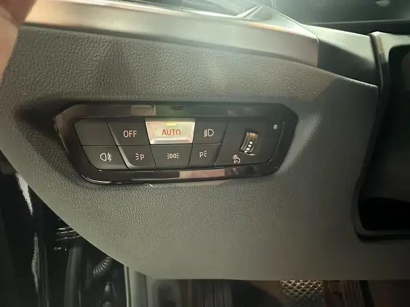 2023 BMW 3 Series 320Li M Sport Package — миниатюра 19