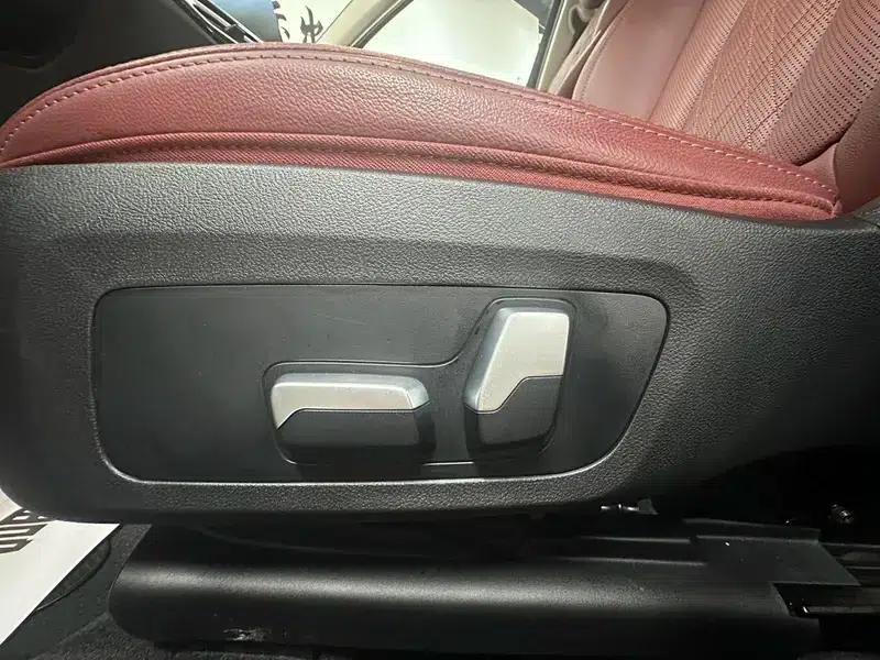 2023 BMW 3 Series 320Li M Sport Package — миниатюра 22