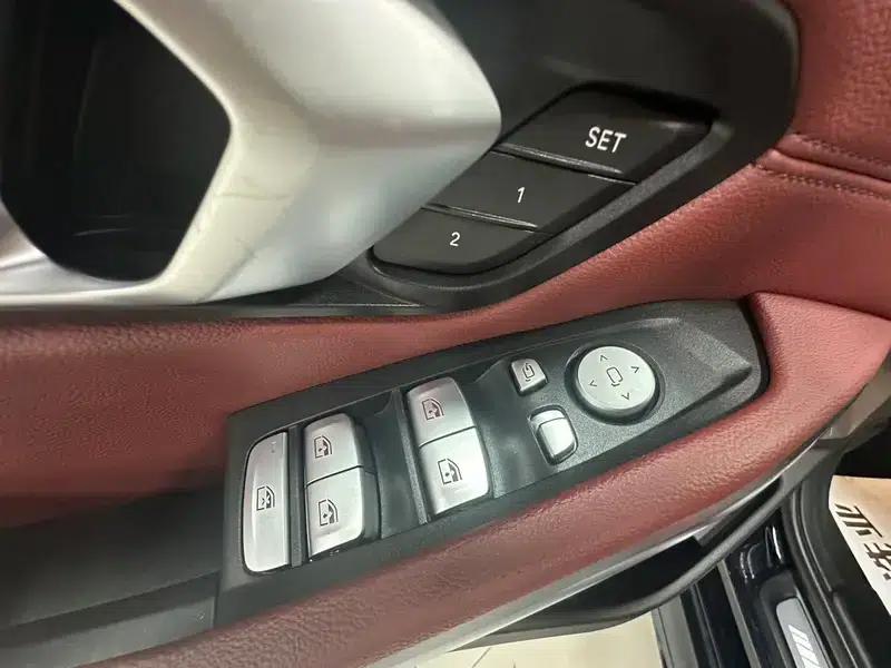 2023 BMW 3 Series 320Li M Sport Package — миниатюра 26