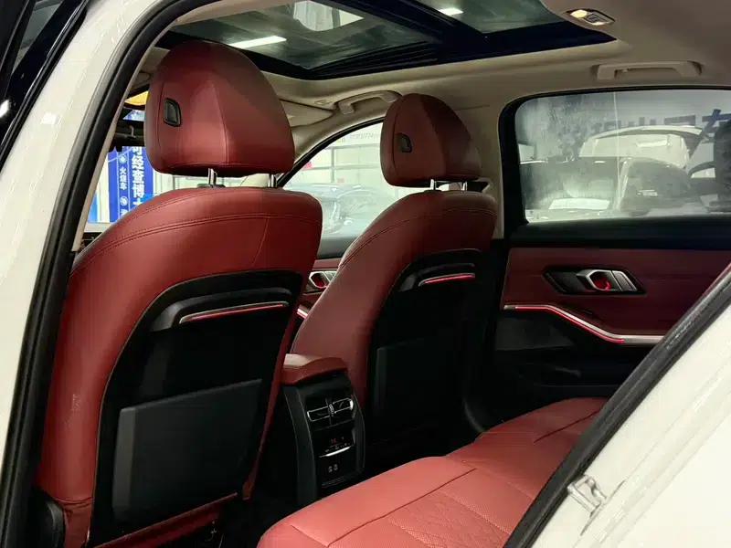 2022 BMW 3 Series 320Li M Sport Package — миниатюра 17