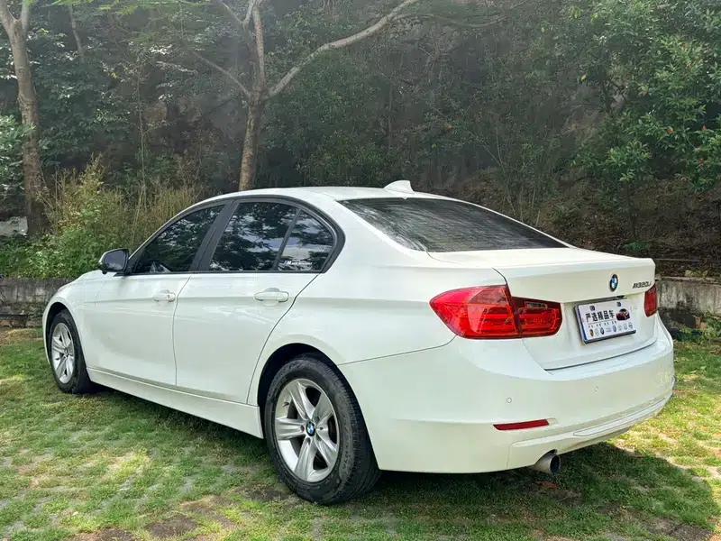 2013 BMW 3 Series 320i Progressive — миниатюра 5