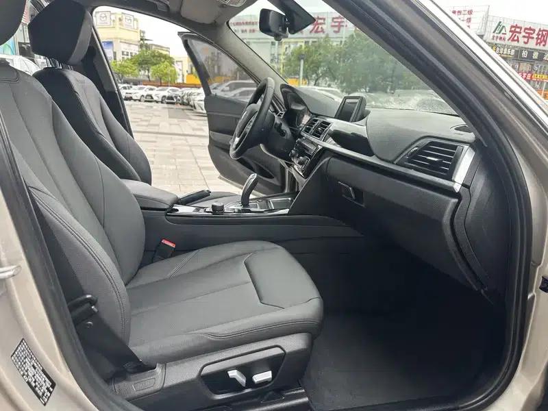 2016 BMW 3 Series 320Li Fashion Edition — миниатюра 11