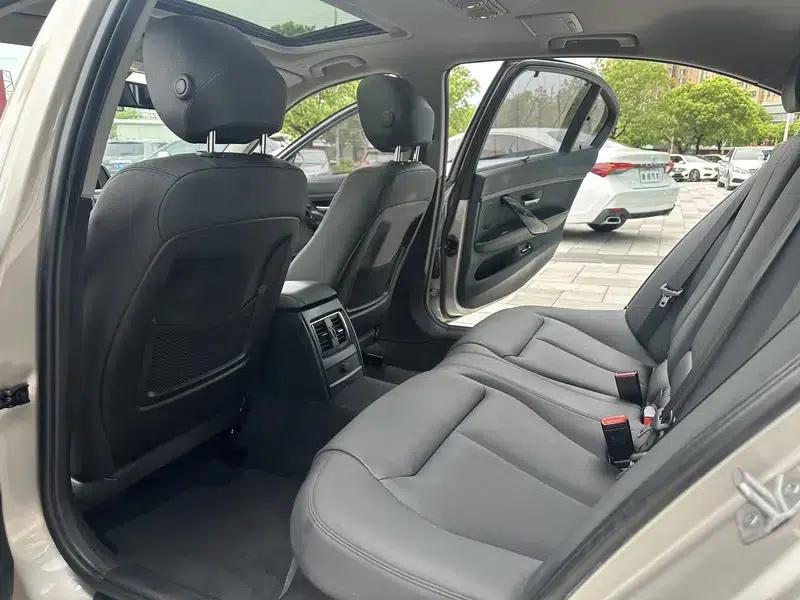 2016 BMW 3 Series 320Li Fashion Edition — миниатюра 12
