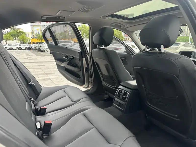 2016 BMW 3 Series 320Li Fashion Edition — миниатюра 13