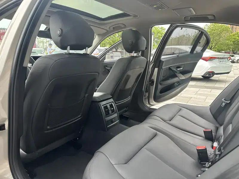 2016 BMW 3 Series 320Li Fashion Edition — миниатюра 15
